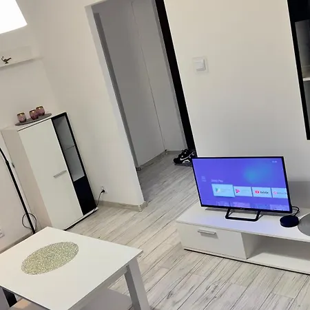 Apartament Wyszyńskiego Street 2